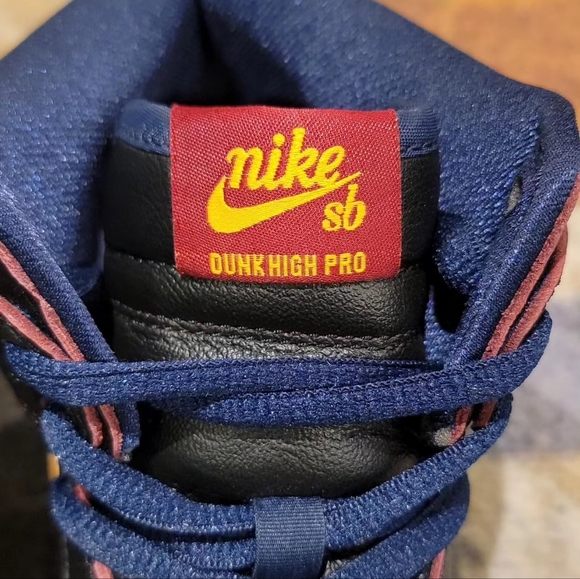 Nike Sb Dunk High Cavs Size 8 Men Shoes main image 3